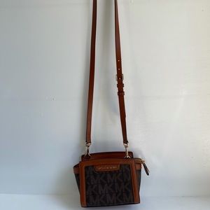 MICHAEL KORS Selma Mini Logo Messenger